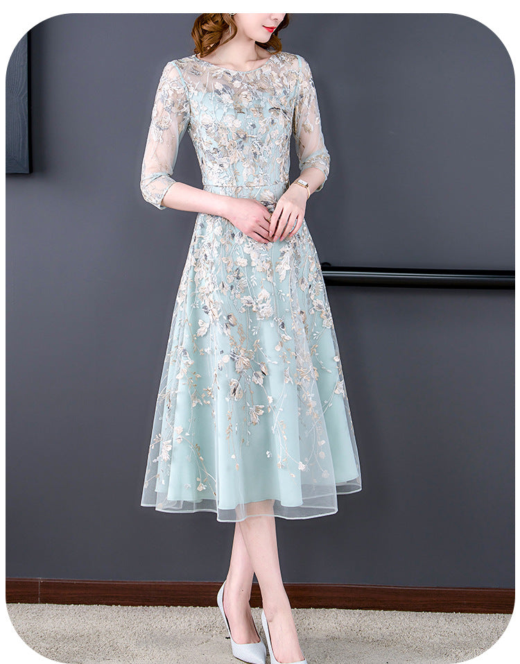 Plus Size Floral Embroidery Dress