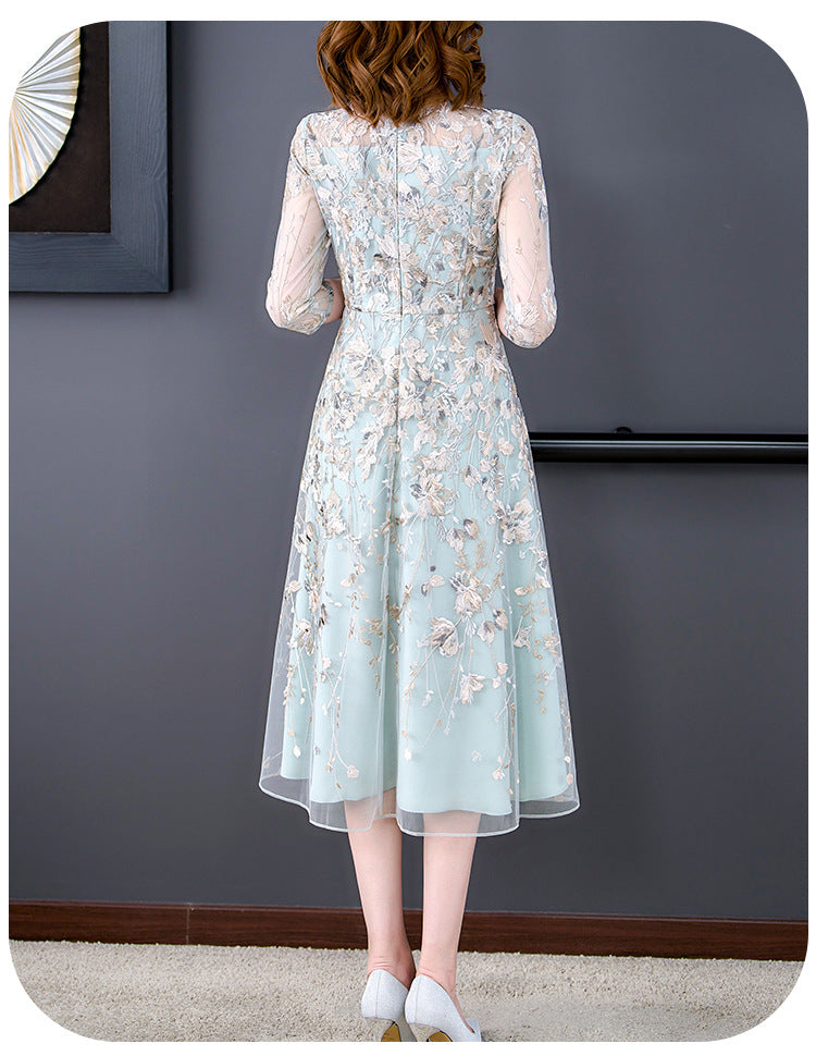 Plus Size Floral Embroidery Dress
