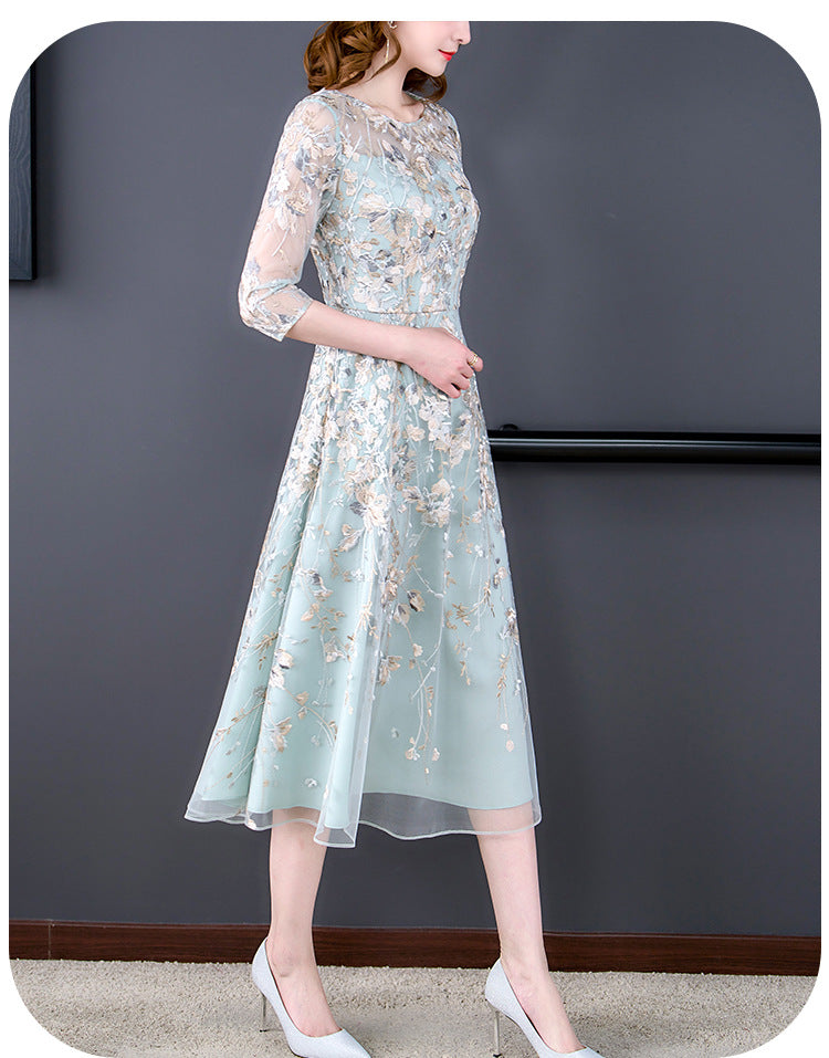Plus Size Floral Embroidery Dress