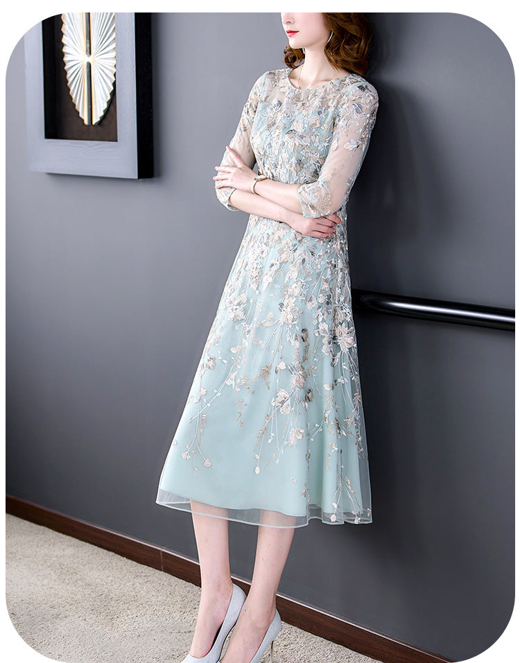 Plus Size Floral Embroidery Dress