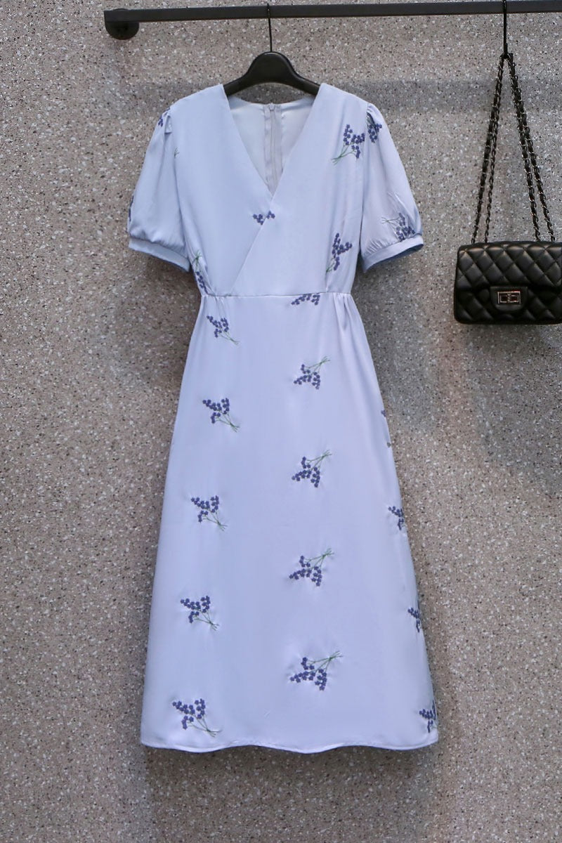 Plus Size V-neck Print Waist Dress