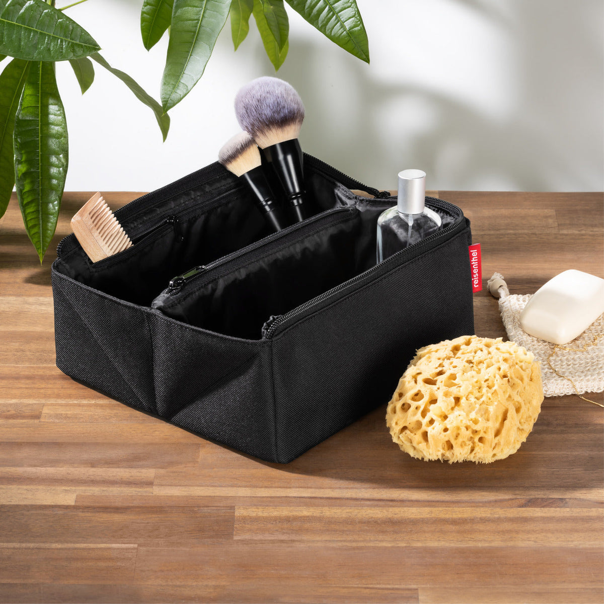 fold case black