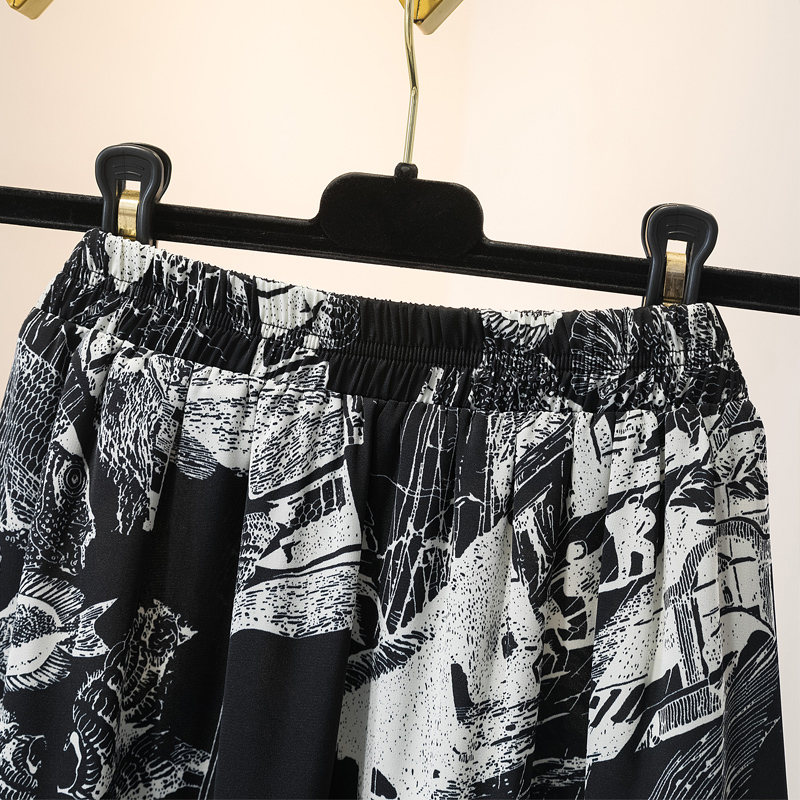 Plus Size Art Monochrome Midi Skirt