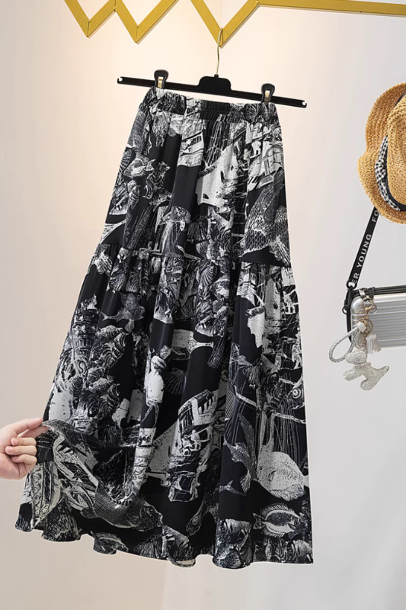 Plus Size Art Monochrome Midi Skirt
