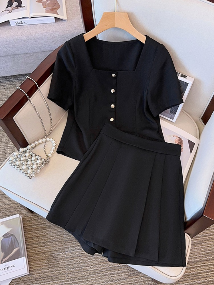 Plus Size Chanelesque Short Sleeve Blouse And Matching Skirt Set
