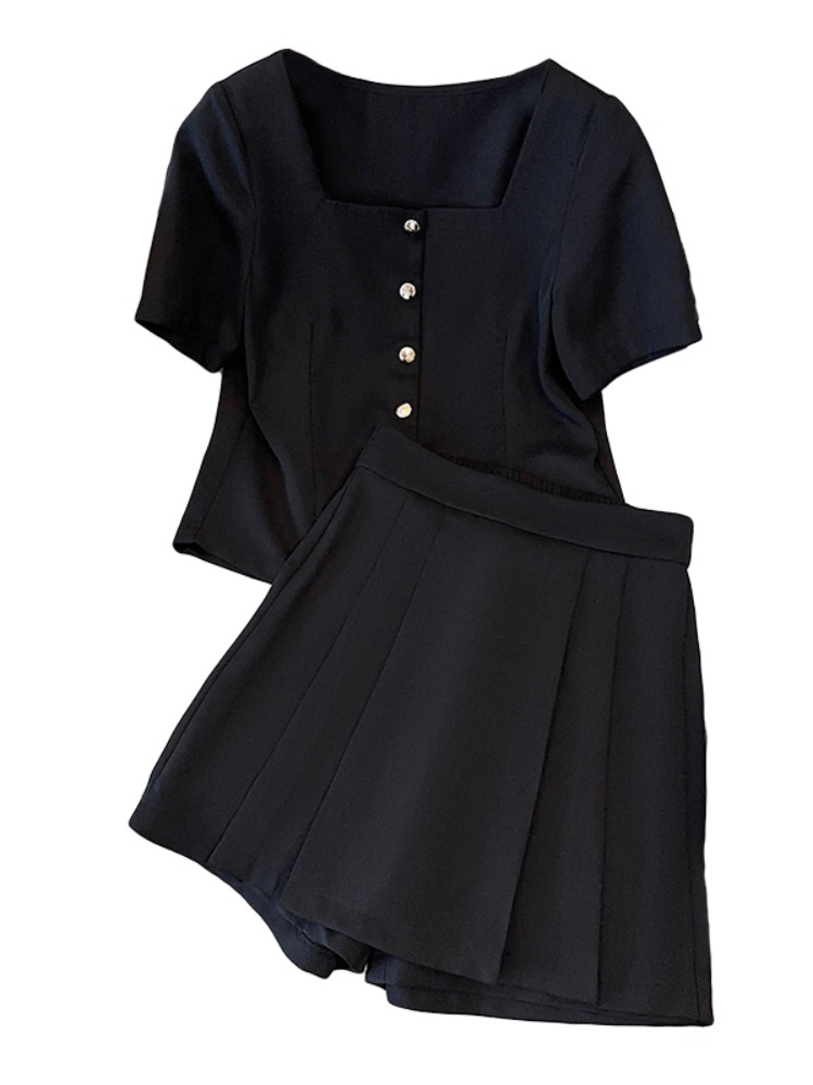 Plus Size Chanelesque Short Sleeve Blouse And Matching Skirt Set