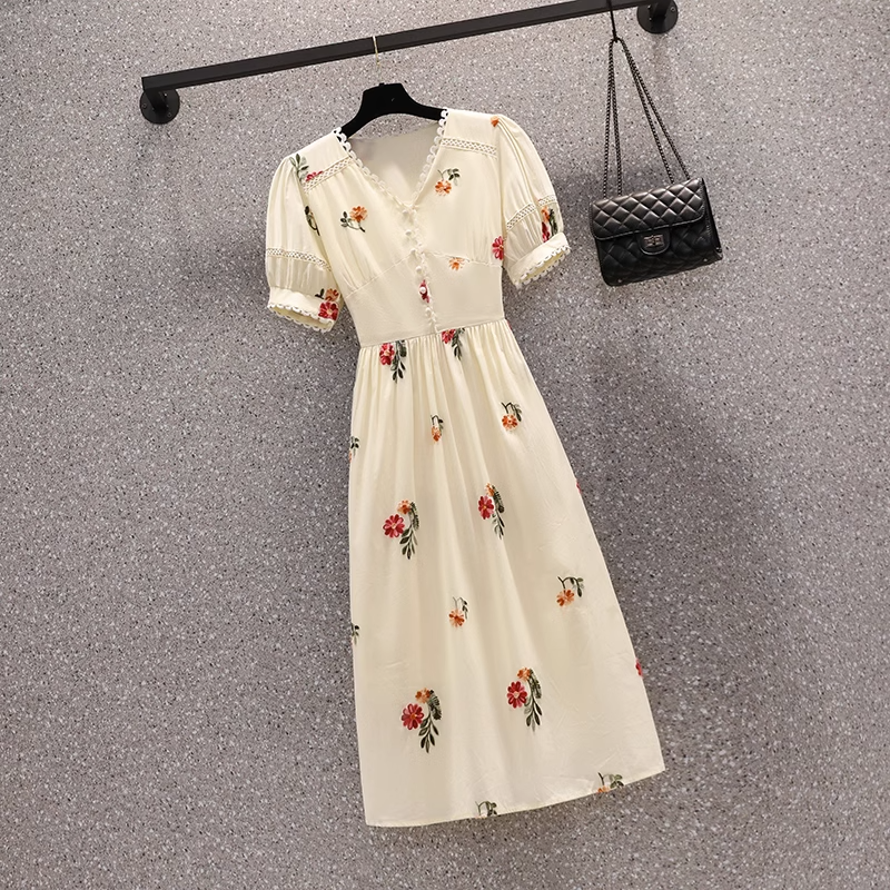Plus Size Floral Embroidery Midi Dress
