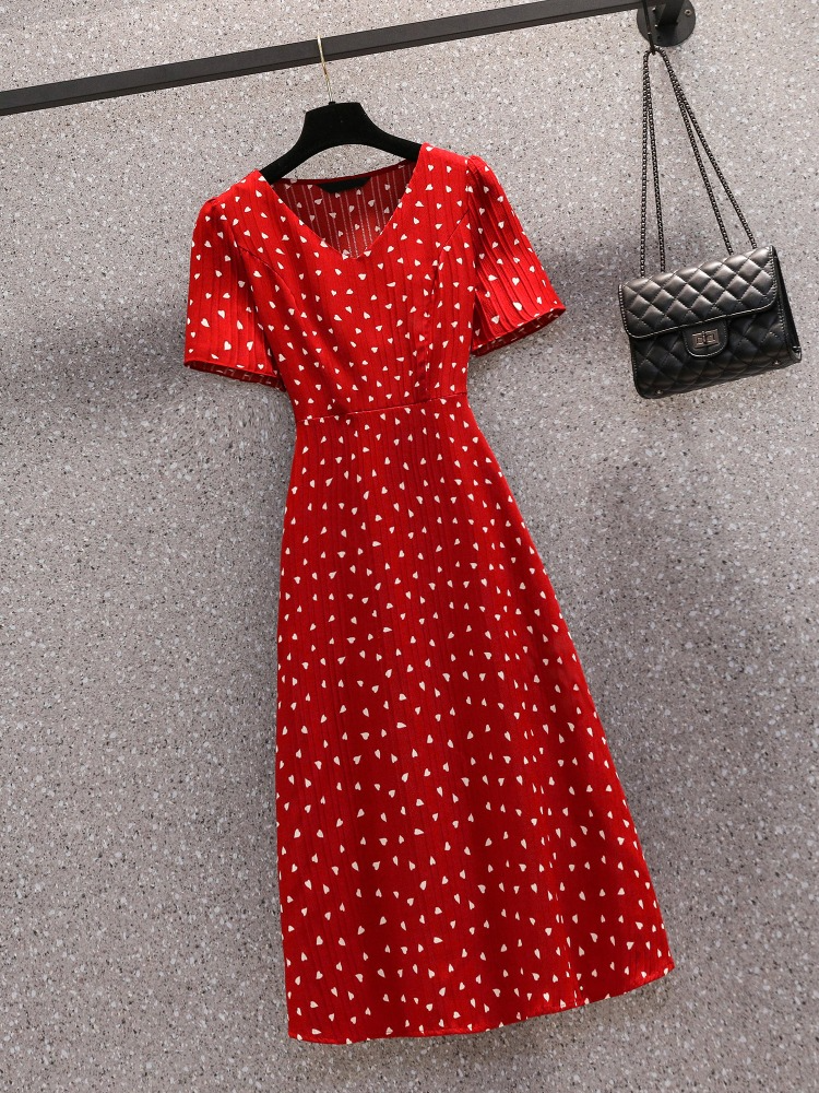 Plus Size Hearts Print V Neck Midi Dress