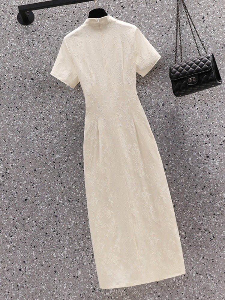 Plus Size White Embroidery Slit Midi Cheongsam Dress