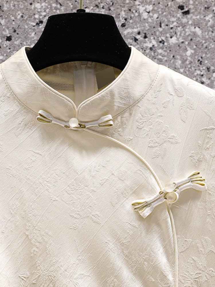Plus Size White Embroidery Slit Midi Cheongsam Dress