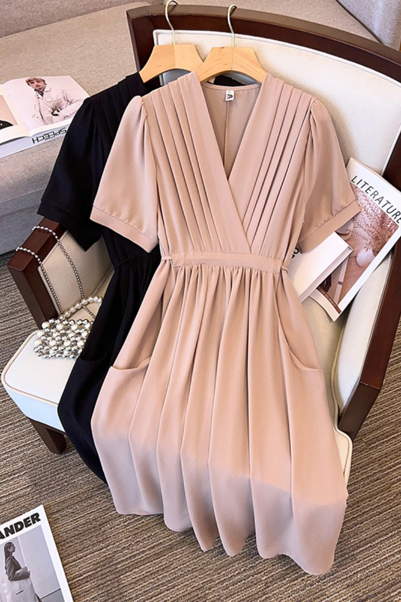 Plus Size Wrap V Neck Pleat Dress