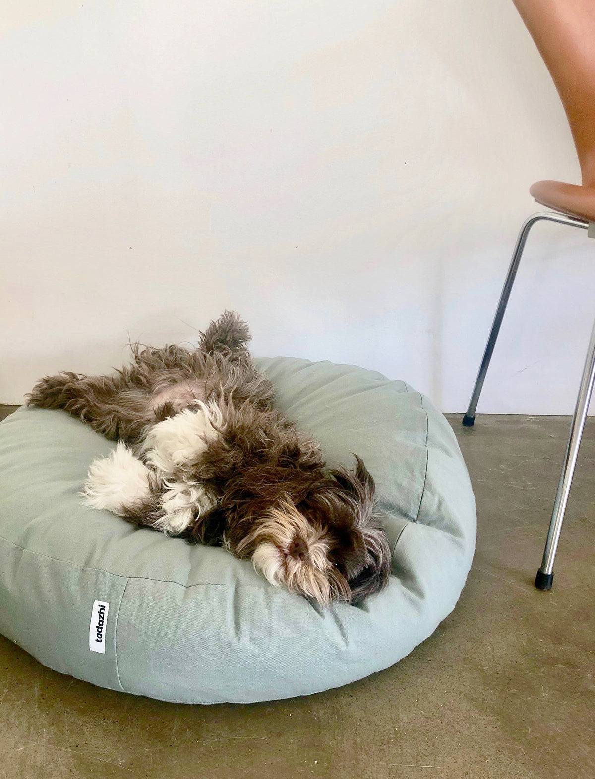 Tadazhi Round Dog Bed, Checkered Dark Sand