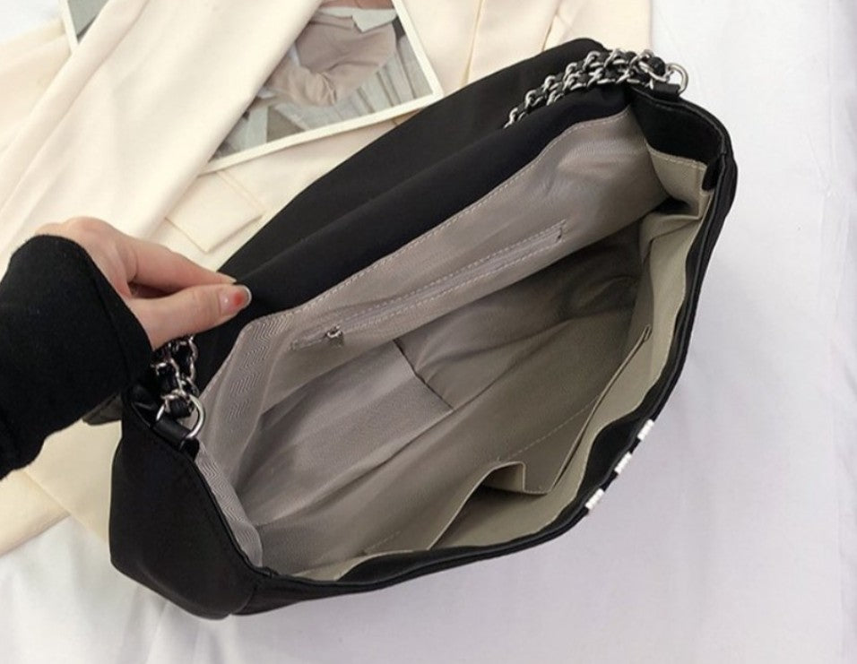 Trendy Chain Shoulder Tote Bag – Large Casual Satchel with Triple Stripe Design