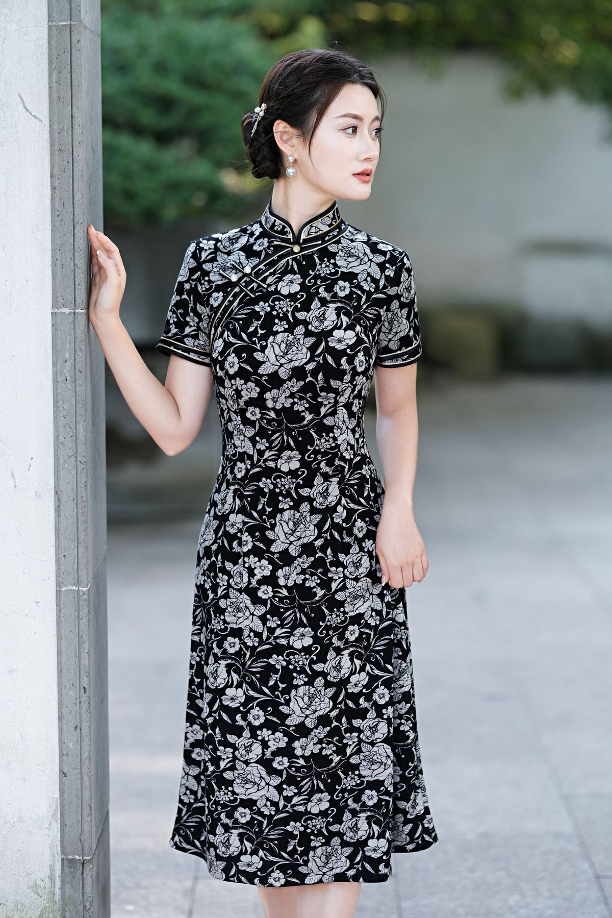 (M-5Xl) Plus Size Black Floral Modern Qipao Dress