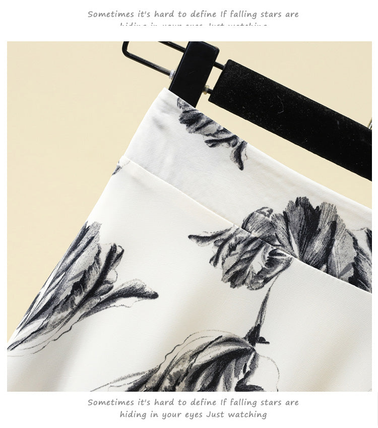 Plus Size Floral Graphic Swing Midi Skirt