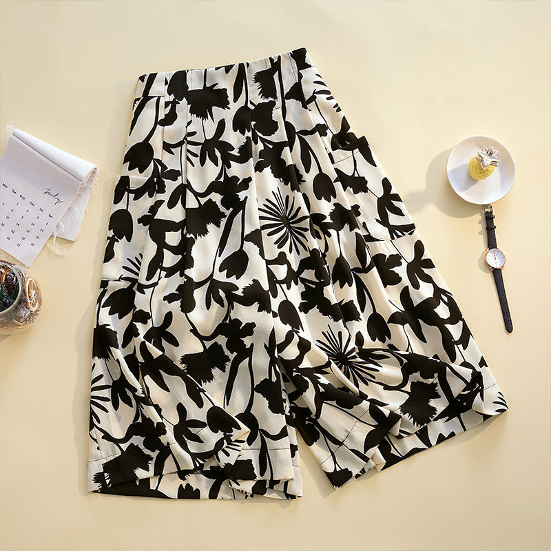 Plus Size Graphic Culotte Capri Shorts