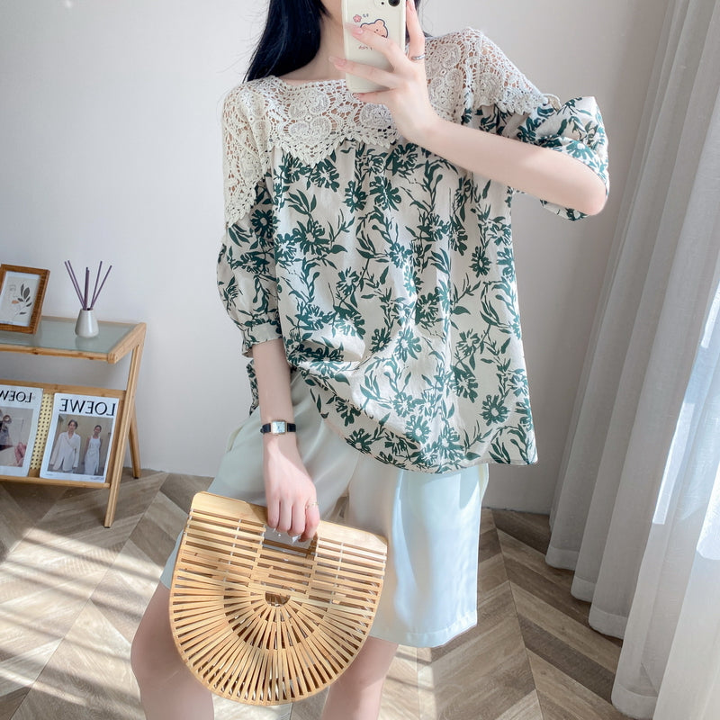Plus Size Lace Floral ¾ Sleeve Blouse