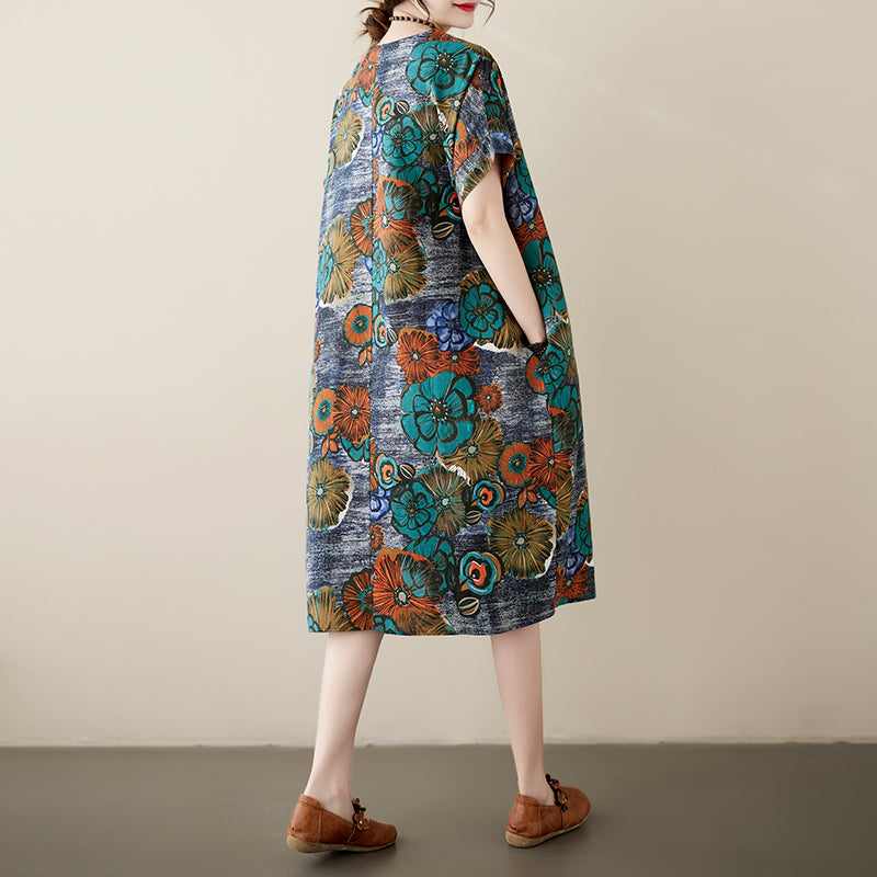 Plus Size Art Piece Pockets Shift Dress