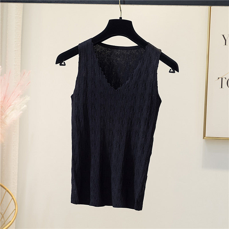 Plus Size Knit Scallop V Neck Tank Top