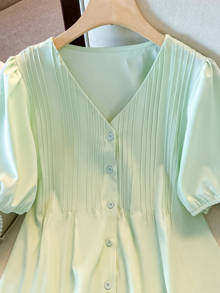 Plus Size Pastel Pleat V Neck Blouse