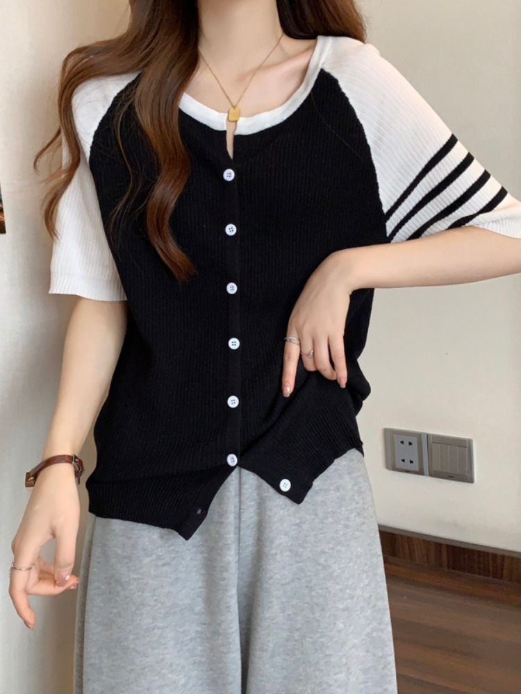Plus Size Raglan Knit Blouse