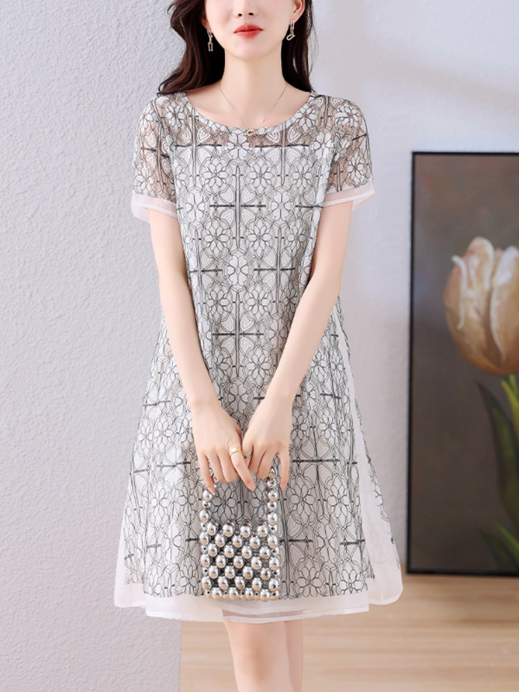 Plus Size White Lace A Line Shift Dress
