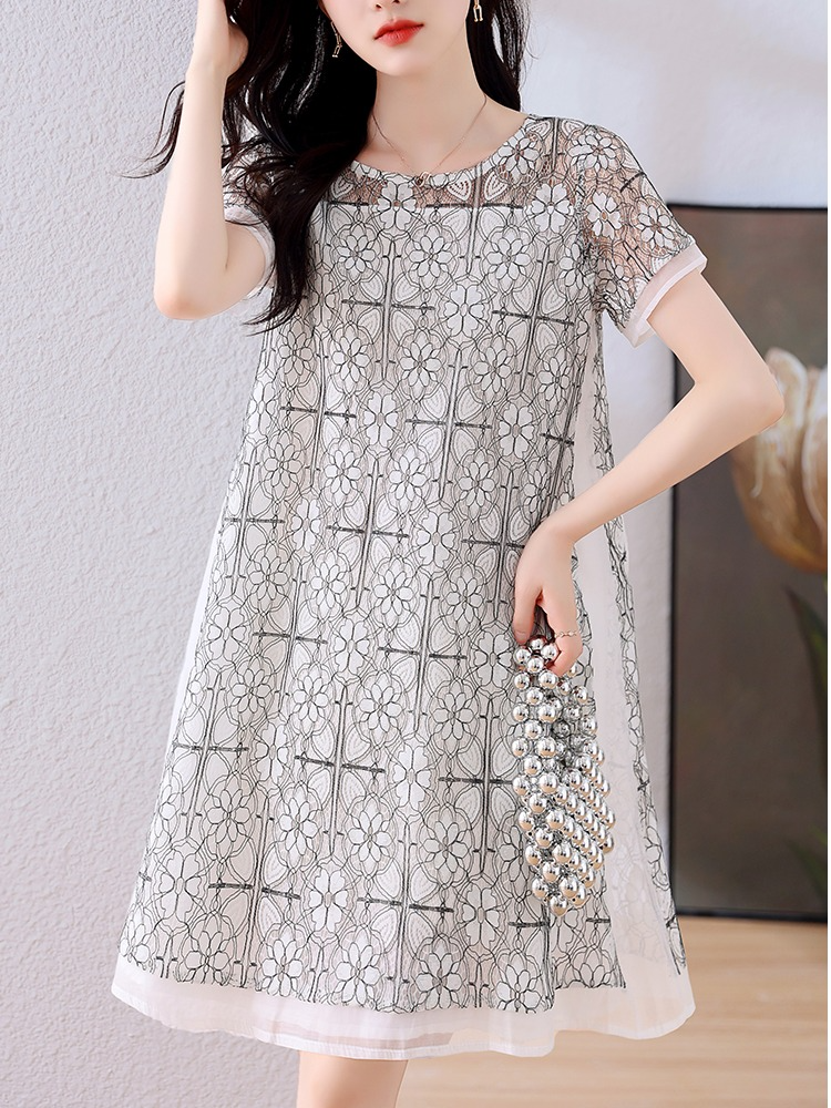 Plus Size White Lace A Line Shift Dress